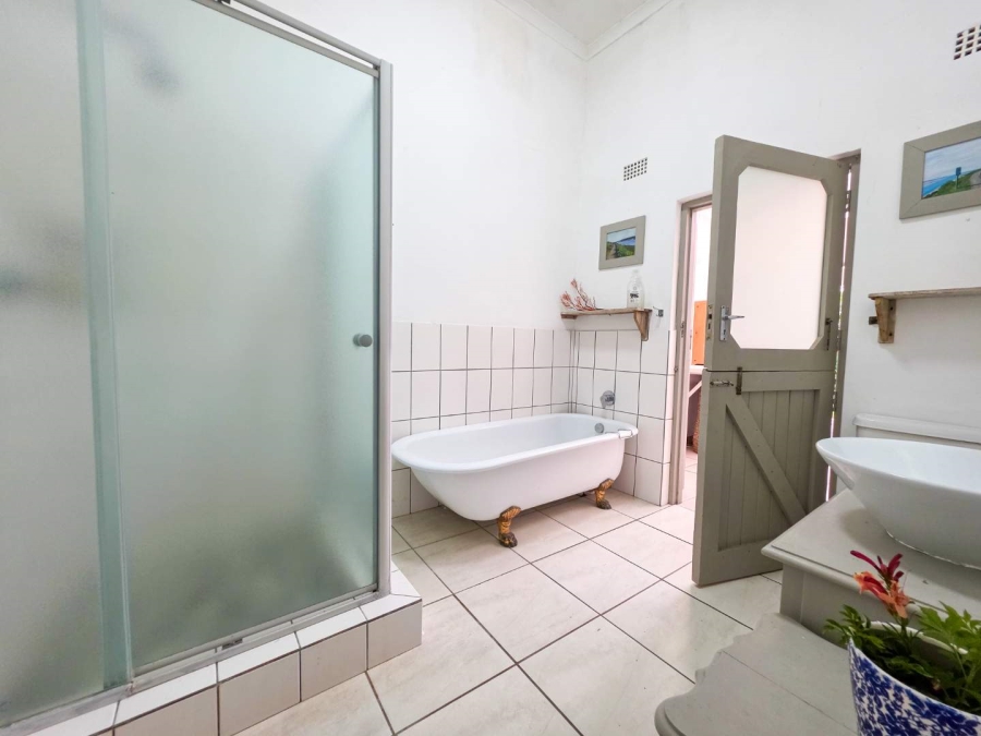 5 Bedroom Property for Sale in Stilbaai Wes Western Cape